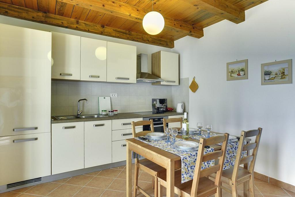 Apartments Susanna Ližnjan エクステリア 写真