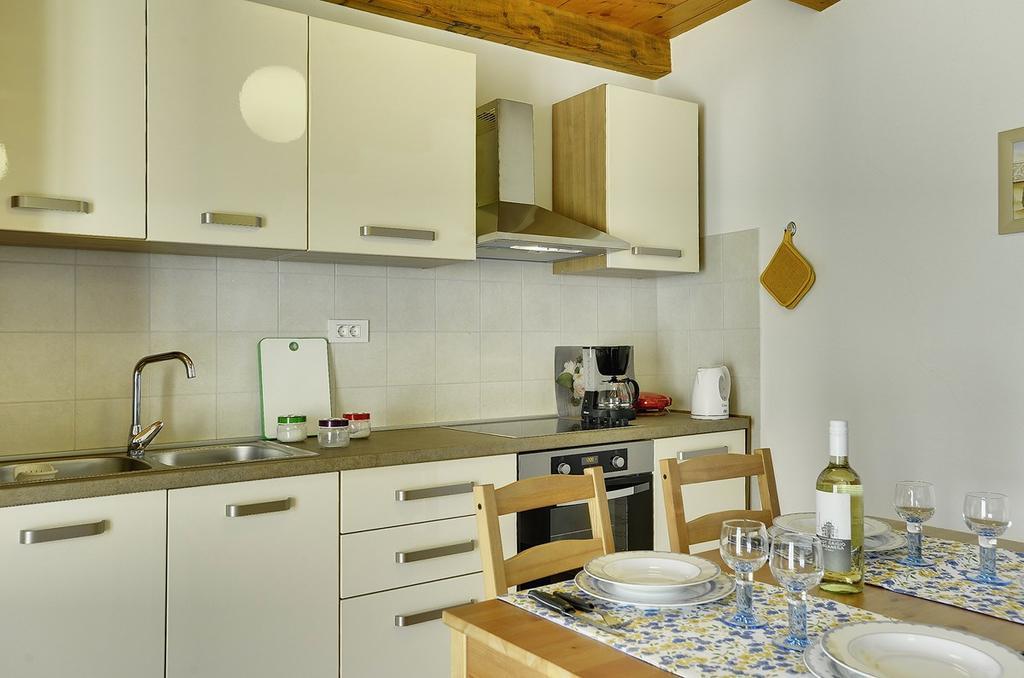 Apartments Susanna Ližnjan エクステリア 写真